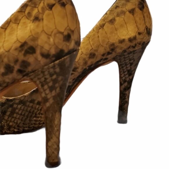 Saks 5th Ave Ladies Heels Size 7 - Picture 4 of 9